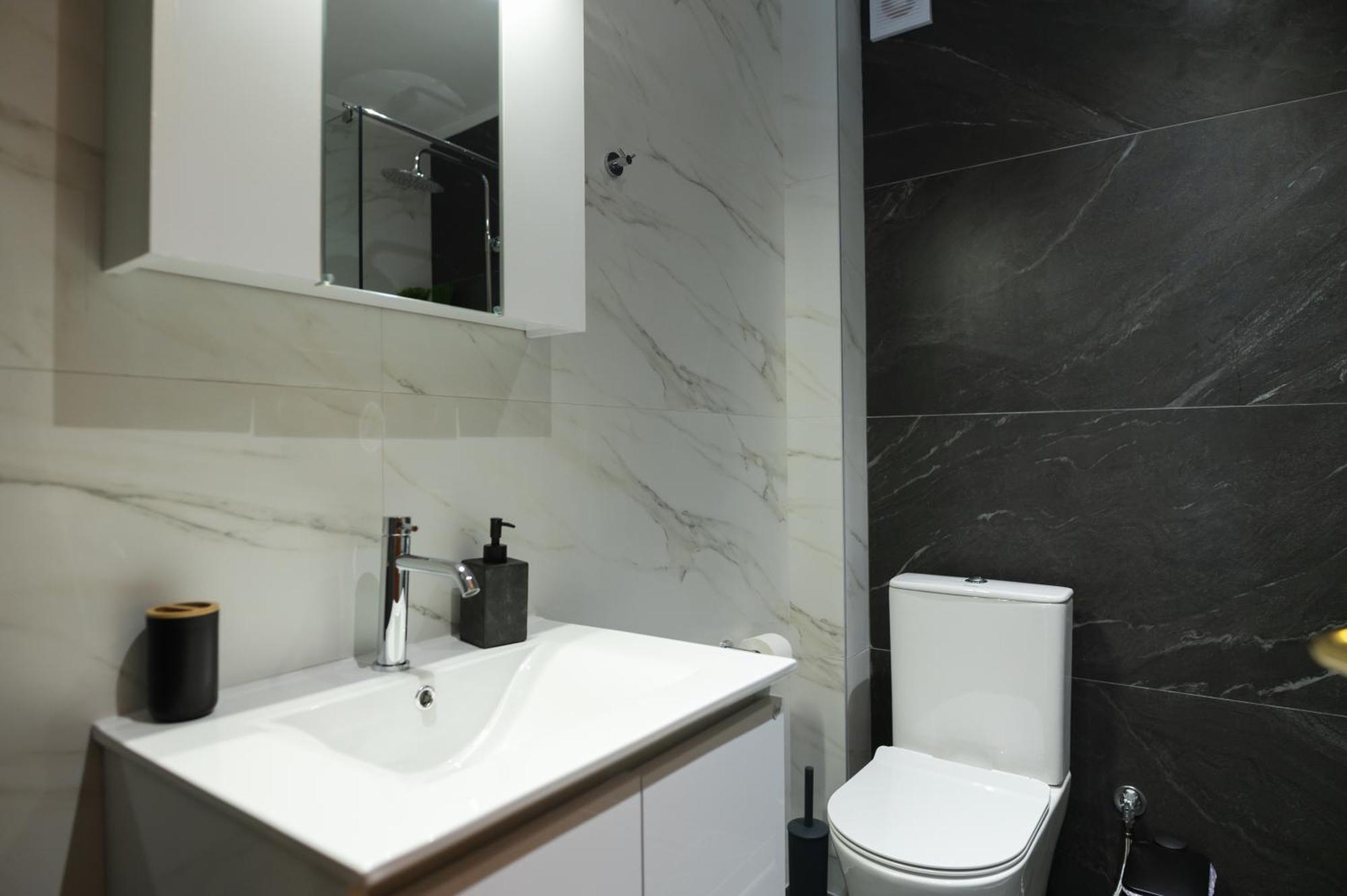 Dessert Oasis Suite By Heaven'S Hall Luxury Suites 亚历山德鲁波利斯 外观 照片